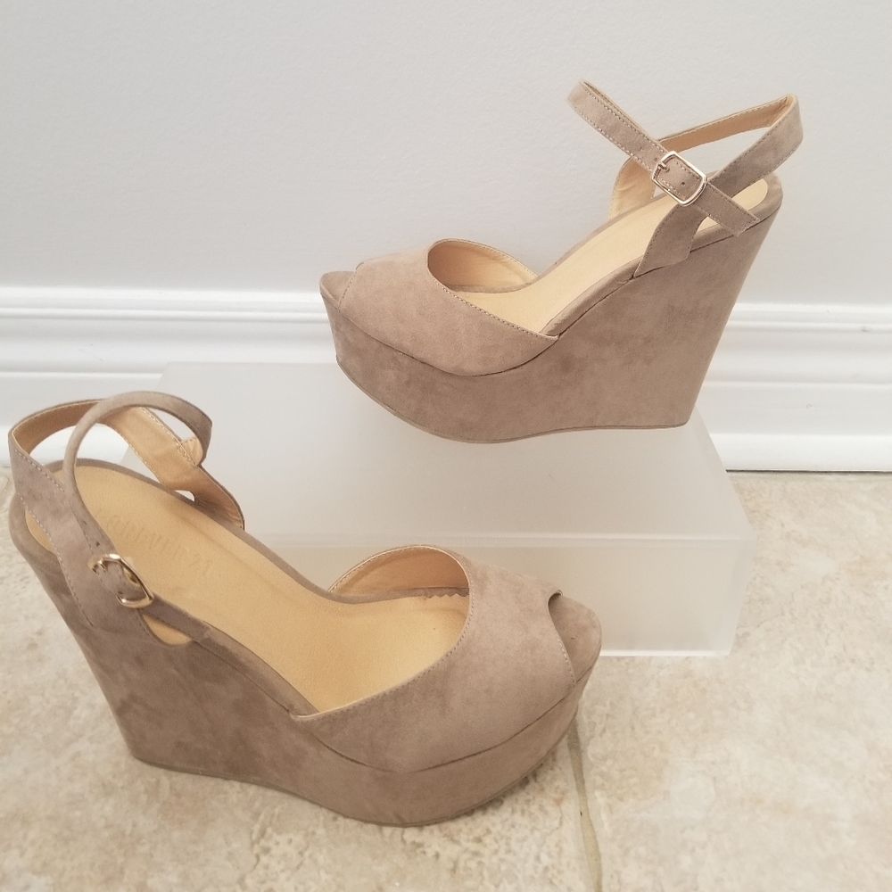 Forever 21 nude platform size 8